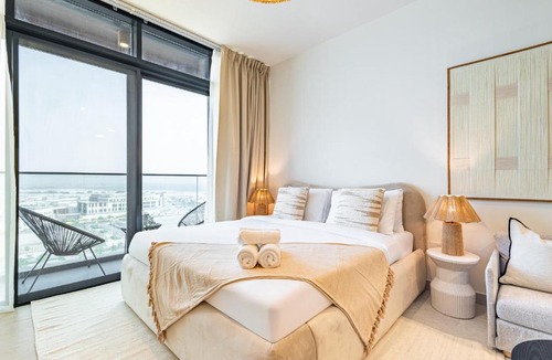 Abu Dhabi Apartment | Premium - Big Studio with Balcony - Near to NYU University and Saadiyat Cultural District - Designer's Choice