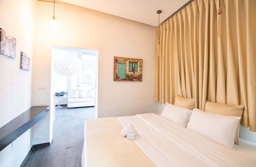 Tel Aviv City Center Hotel | Premium Chic Deluxe Suit