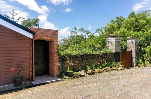 Colonia del Toro House | Premium Designer Retreat in Laguna de Hule