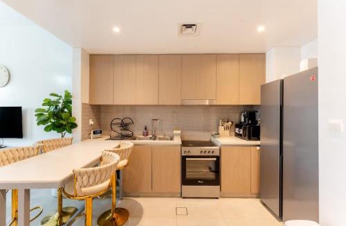 Al Khan Apartment | Premium Stunning 2-Bed Beachfront Apartment - Cyan Beach Residence