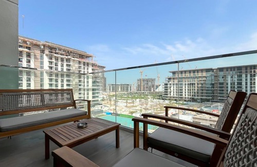 Al Wasl Apartment | Prestigious 2 Bedroom Balcony Apt Central Park - City Walk