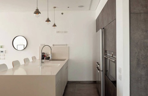 Bat Yam Apartment | Prestigious penthouse in a luxury tower