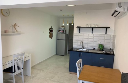 Wadi Nisnas Apartment | Private 5 Star Bed&SEA View in CityCentre-NTFLX★ room 21