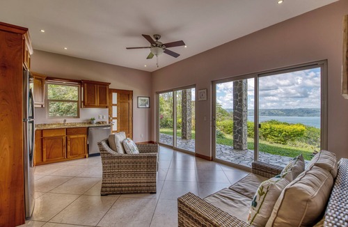 Tronadora Apartment | Private Apartment with Amazing Views of Lake Arenal