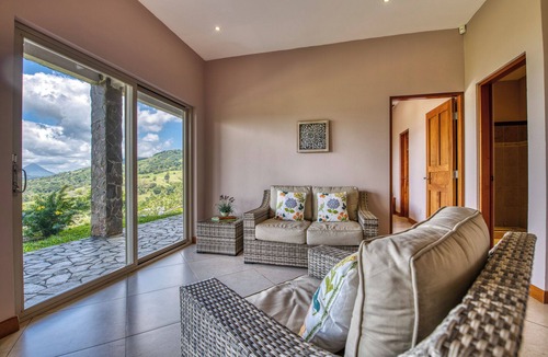 Tronadora Apartment | Private Apartment with Amazing Views of Lake Arenal