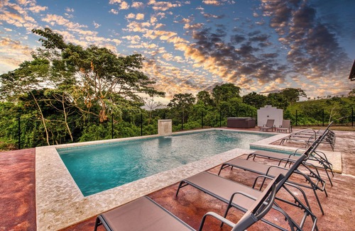 Tronadora Apartment | Private Apartment with Amazing Views of Lake Arenal