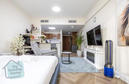 Al Hamra Village Apartment | Private Beach Studio-Yacht Club-Work Space-Pool-Gym