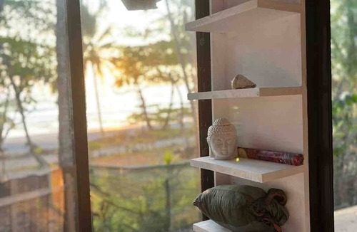 Manzanillo House | Private Beachfront Beach Hut