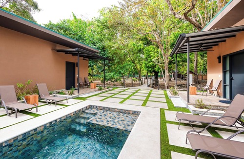 Potrero Cabin | Private Tropical Compound Exclusive Pool 2 Villas Fast WiFi