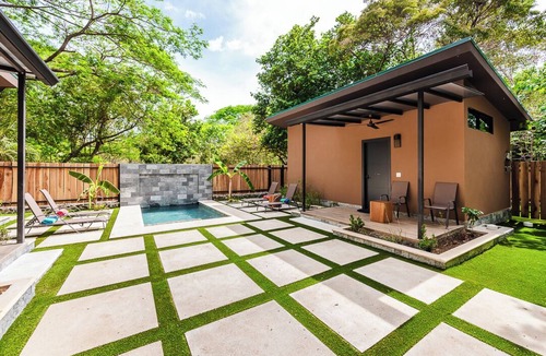 Potrero Cabin | Private Tropical Compound Exclusive Pool 2 Villas Fast WiFi