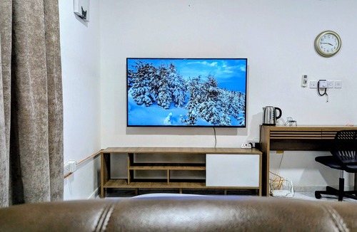 Al Khuwair Apartment | Private Deluxe Studio - Cozy Chic & Fully Equipped