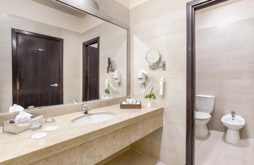 Village Road Resort | Private Escape Near Water Activities – Ideal for Family Vacations l 2 Rooms
