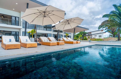 Chontales House | Private luxury villa with infinity pool and panoramic views near Ojochal