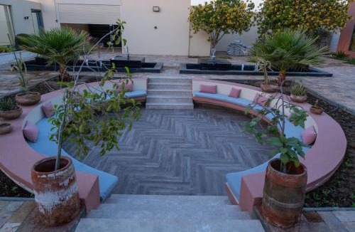 Barka House | Private Oasis In Barka Gardens, playgrounds & Pools, perfect family Gateway
