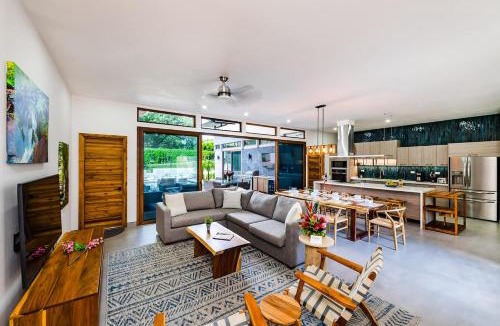 Playa Langosta Apartment | Private Pool with direct access to 2 beaches!
