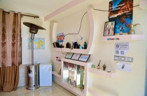 Karak Governorate House | private room with cultural experience and great landscapes