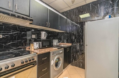 Jumeirah Lake Towers Apartment | private studio next to metro station, jlt