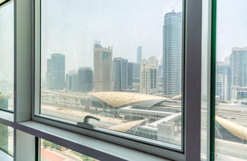 Jumeirah Lake Towers Apartment | private studio next to metro station, jlt