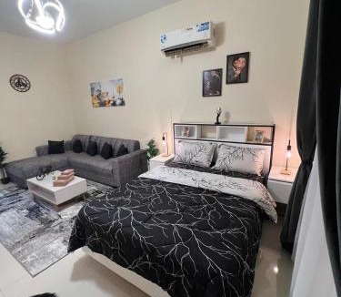 Al Muraqqabat Apartment | Property Dubai Al Maktoum Street