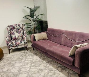 Al Ghubrah Ash Shamaliyyah Apartment | Pure Elegance Stays