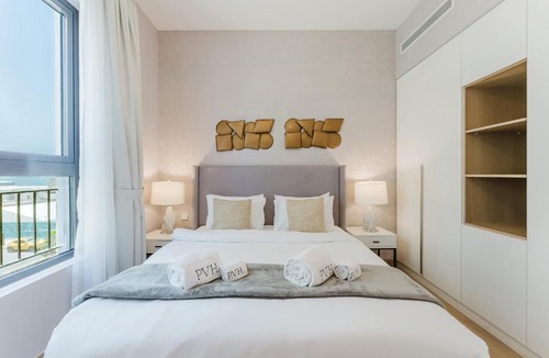 Dubai Apartment | PVH - Beach Front 2BR in Le Pont - Port de La Mer