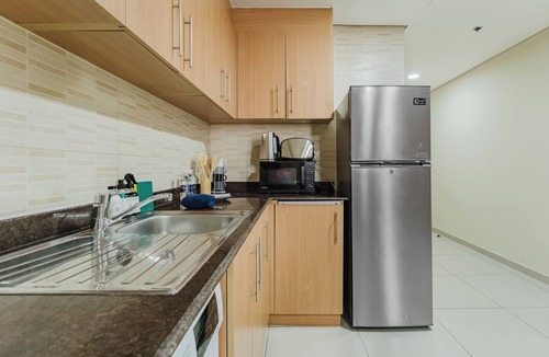 Al Barsha Apartment | PVH - Lincoln Park - Sleek Studio