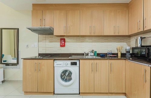 Al Barsha Apartment | PVH - Lincoln Park - Sleek Studio