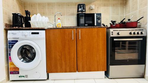International City Apartment | Q04 Luxury studio with balcony near bus stop
