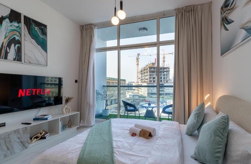 International City Apartment | Queen Bed, Full Kitchen, New Unit