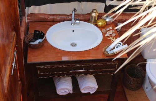 Jalan Bani Buhassan Hotel | Queen Desert camp