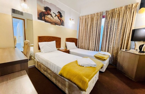 Al Sabkha Hotel | Queen's Hotel