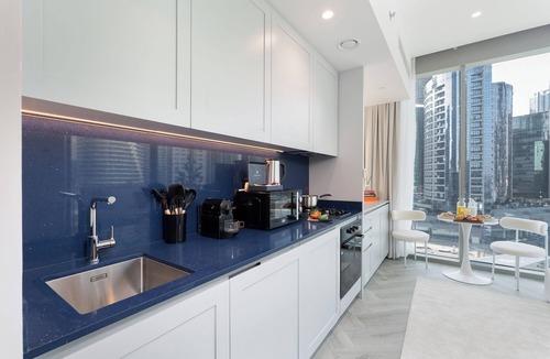 Business Bay Apartment | Réveille Face au Burj Khalifa Vu Canal & Piscine
