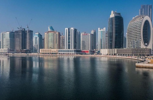 Business Bay Hotel | Radisson Blu Hotel, Dubai Canal View