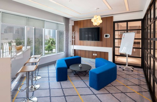 Dubai Hotel | Radisson Red Dubai Silicon Oasis