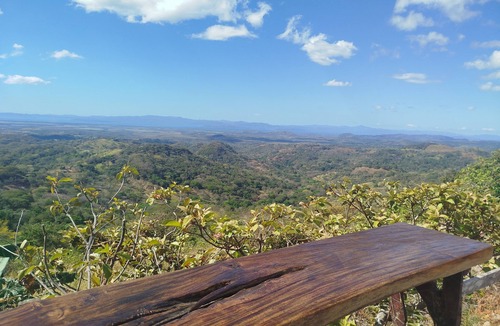 Cerro Plano Cabin | Rainforest Solar Retreat, Mountains & Gulf Views, Total Peace with Starlink