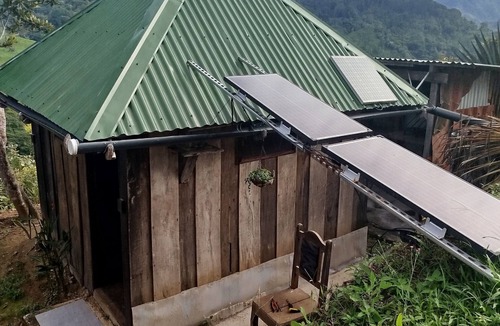 Cerro Plano Cabin | Rainforest Solar Retreat, Mountains & Gulf Views, Total Peace with Starlink