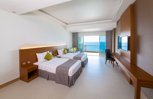 Rumailah Hotel | Ramada by Wyndham Beach Hotel Ajman
