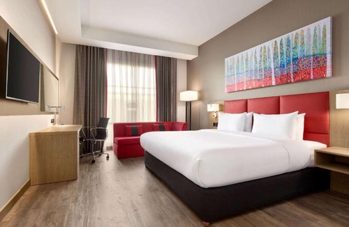 Al Ghubrah Ash Shamaliyyah Hotel | Ramada Encore by Wyndham Muscat Al-Ghubra