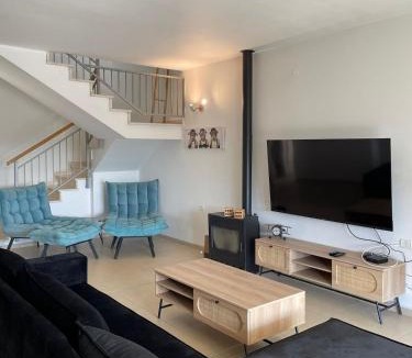 Qatsrin Apartment | Ray Guest Unit