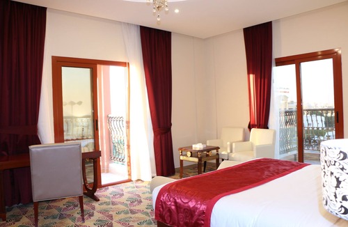 Beach & Coast Hotel | Red Castle Hotel