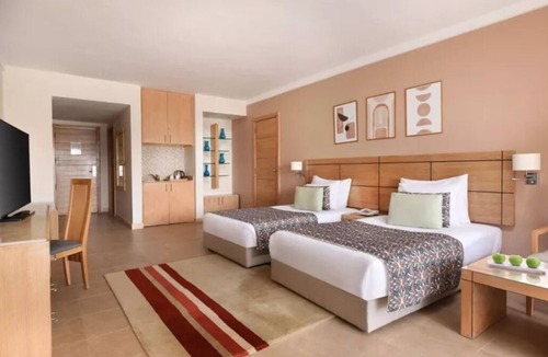 Ain Sokhna Hotel | Red Sea Golf & Culture Stay l 4 Rooms, Pro Golf Access, Pools & Shisha Lounge