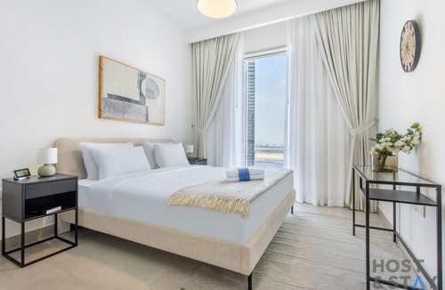 Dubai Apartment | Refined 1BR in Creek Horizon, Creek Harbour - Host & Stay