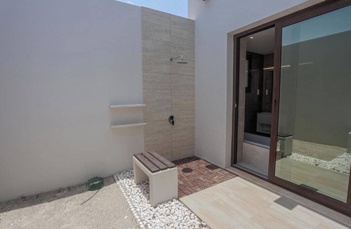 Salalah Villa | Refined Marina View Retreat