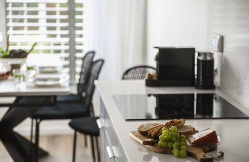 Ramat Hasharon Apartment | Relax in a Rural Retreat 2BR Apt wGarden
