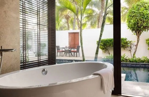 Salalah Hotel | Relaxing Group Stay! 3 Spacious Units w/Plunge Pool! Beach, Gym, & Spa Access!