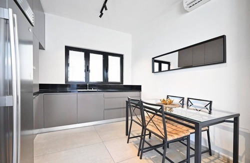 Tel Aviv Apartment | Renovated 3BR Penthouse Rothschild by HolyGuest