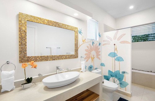 Potrero Hotel | Resort-Style Stay w King Suite + Pool - Near Beach