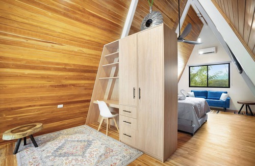 Potrero Hotel | Resort Villa 5 Min to the Beach w Pool + Kitchen