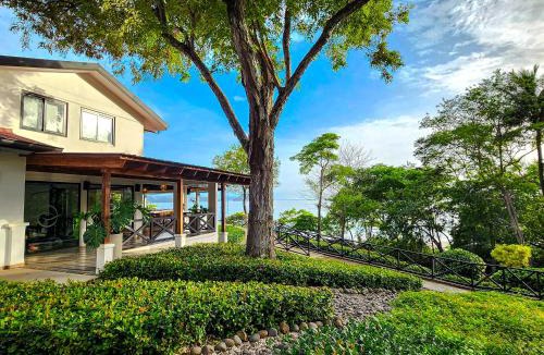 Las Catalinas Hotel | Reunion Wellness Resort & Retreats