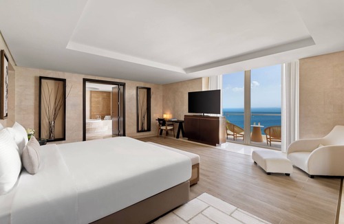 Palm Jumeirah Hotel | Rixos The Palm Hotel & Suites